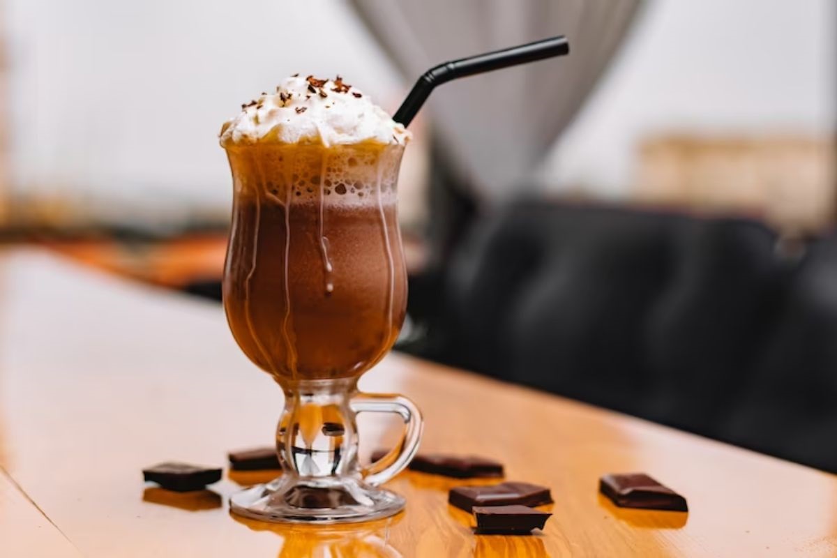 Como fazer um cappuccino de chocolate?