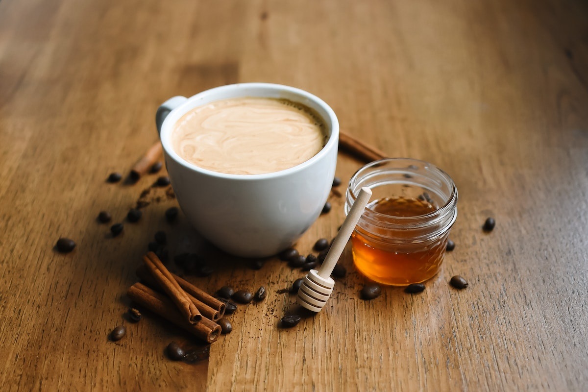 Esfoliante com café: como fazer e quais são os seus benefícios?
