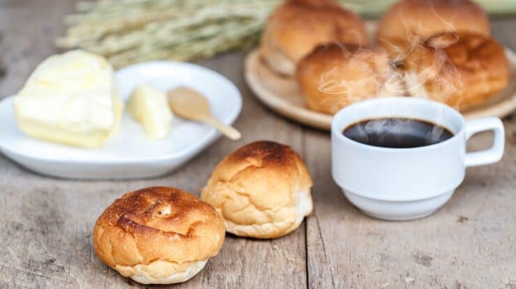 Café com pão de queijo fica bem em qualquer hora