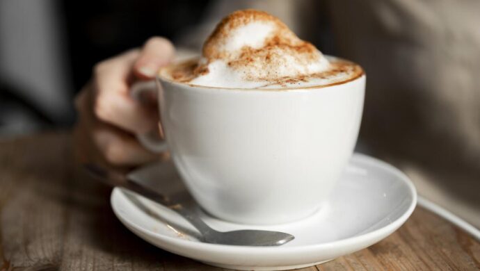 Veja deliciosas receitas de café com leite condensado