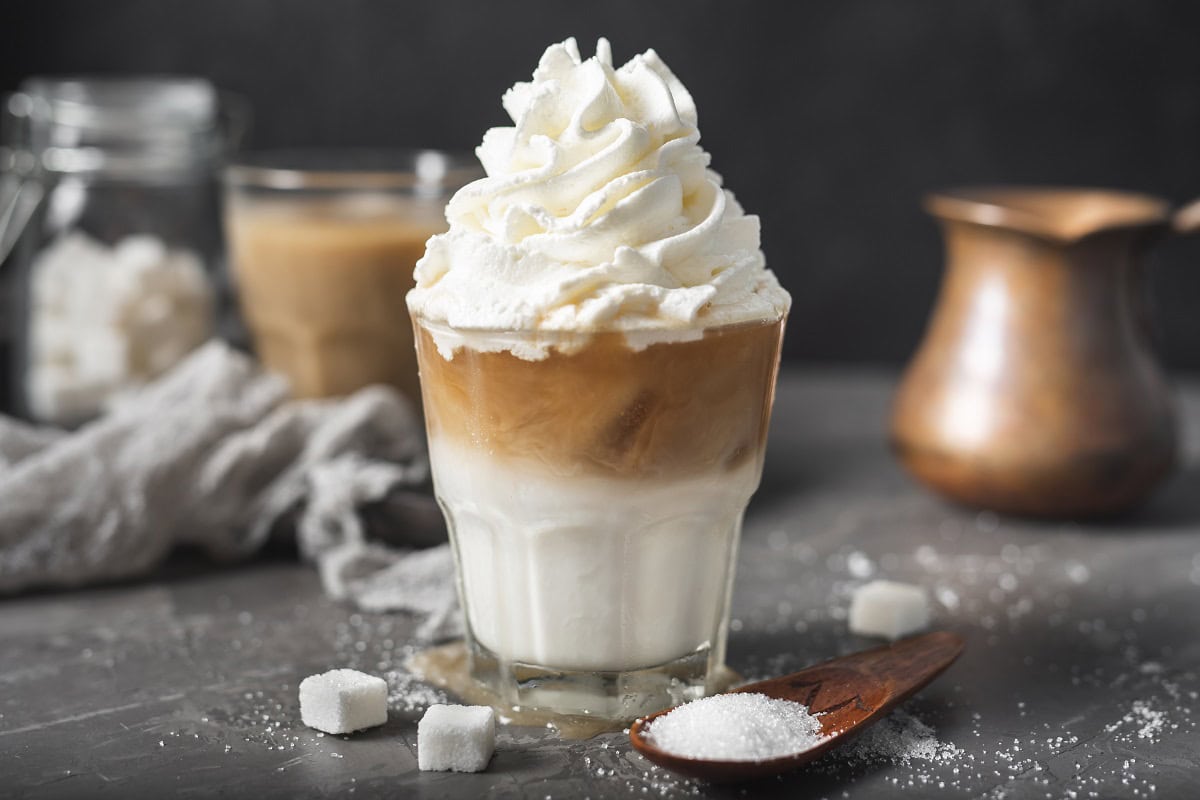 Faça um mousse de cappuccino