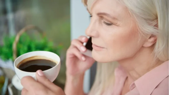 O café melhora a memória? Veja como ele pode influenciar a saúde do cérebro